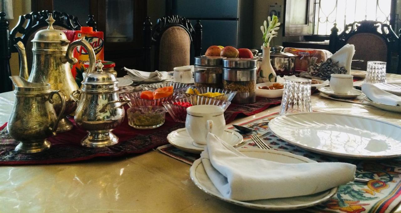 Aashray Lägenhet Varanasi Exteriör bild